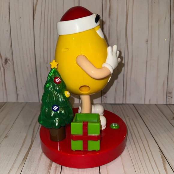 M&M man electronic candy dispenser - Picture 7 of 11